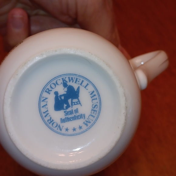 Norman Rockwell The Toymaker Porcelain Collector's Mug Gold Trim - Picture 5 of 6